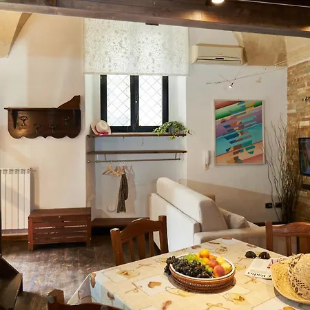 Isola Dello Stampatore ليتشي