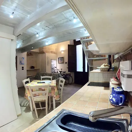 Isola Dello Stampatore * Lecce