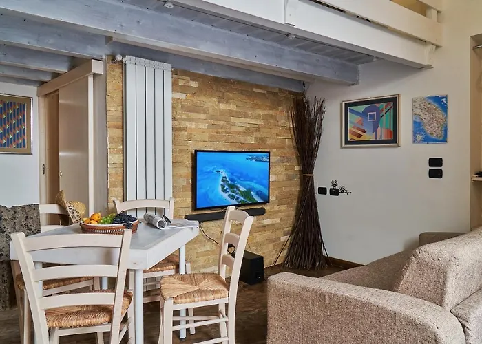 Isola Dello Stampatore Apartment *